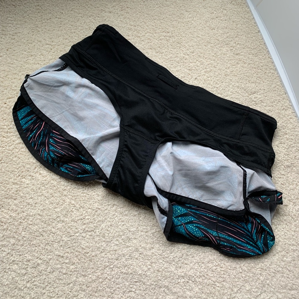 Lululemon Speed Short 2.5 Palm Lace Tofino Teal - Picture 3 of 5